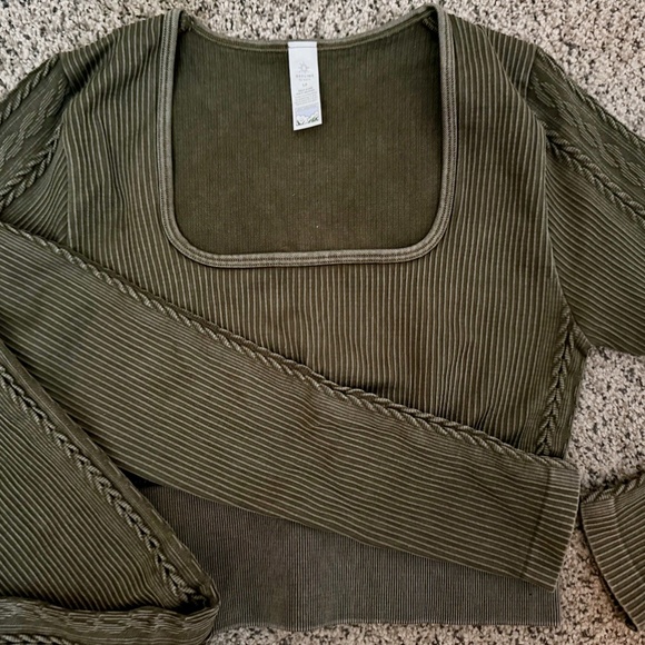 OFFLINE By Aerie Seamless Cable Square Neck long sleeve + Leggings Two Piece - Picture 11 of 13